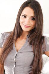 Как тебе моя секретарша? Сам выбирал!