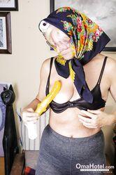 Бабушка, а вы что, из дома престарелых сбежали?