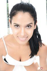 А правда у меня половые губы красивые?