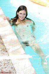 А хотел бы меня без ничего увидеть?