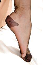 Кто на свете всех милее, все румяней и белее?