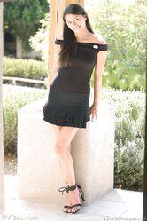 А у тебя есть подруга с пирсингом на сосках?