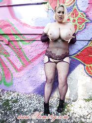 А кто вам сказал, что в мир эротики только для стройных двери открыты?