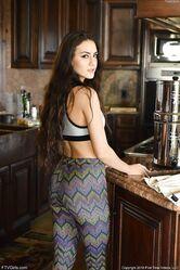 Будешь моей домохозяйкой?