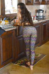 Будешь моей домохозяйкой?