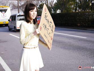 Я только на людях скромная