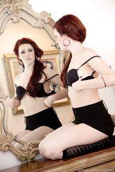 Не сходи с ума, глядя на меня