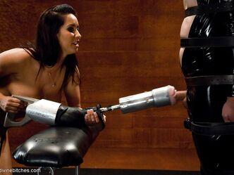 Ну кому то и женская доминация по душе