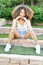 Какая миленькая шлюшка