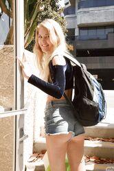 А твоей девушке слабо в таком виде на улицу выйти?