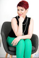 Если ты думаешь, что я слишком стара для этого, можешь даже не сомтреть!