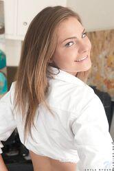 На экзамен идти собираюсь. Вот думаю одевать трусики или нет?