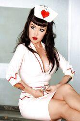 Хочешь мне укольчике поставить?