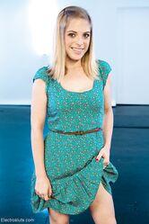 Наверное ты сейчас думаешь о том, как бы меня выебать?