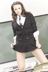 Одену самые красивые трусики на экзамен. Точно пятерку получу