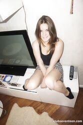 Дома можно и без трусиков ходить