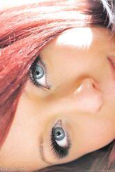 Я моделька, а не давалка!