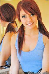 Я моделька, а не давалка!