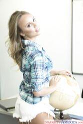 Провел бы с ней экзамен?