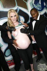 А вы что думали, беременным трахаться не хочется?