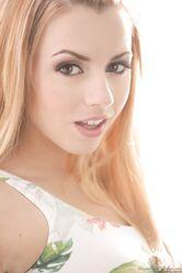 Представляю, сколько мужиков о моей писечке мечтает