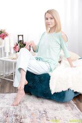 Дырочка узкая. Молодец, не обманула