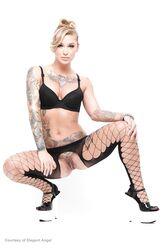 Эта потаскушка любого с ума сведет