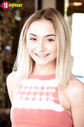 Миленькая, голенькая и доступная!