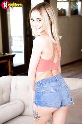 Миленькая, голенькая и доступная!