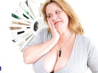 А оргазмы вы тоже по адресу доставляете?