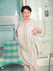 Бедненькая, как же ей мужика то хочется!