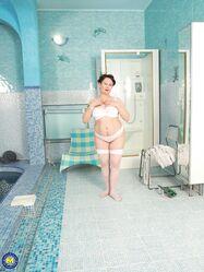 Бедненькая, как же ей мужика то хочется!