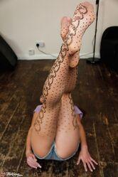 А мне все говорят, что у меня ножки самые красивые