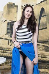 Подарите ей кто-нибудь бритвенной станок