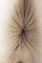 Даже не надейся. Она тебе не даст!