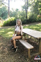 И вообще я красавица, а не жалкая блядь!