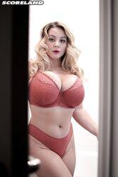 Оцени мою грудь по 10-бальной шкале