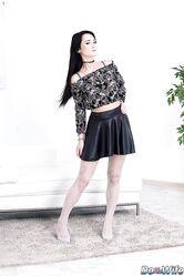 Ему же больно на это смотреть!