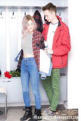 Отлизать пизде Еве Эльф. Да это же пиздец какая честь!