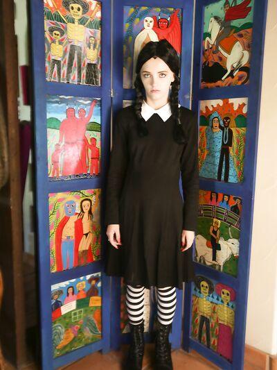 Не хотите увидеть, ан что Венсдей Адамс способна ?